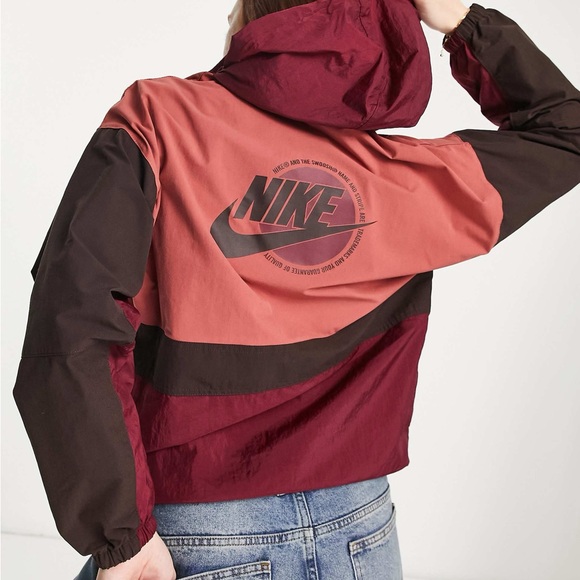 Nike Sports Utility Graphic Women’s Extra Small Quarter Zip in Burgundy NWT - Picture 4 of 7